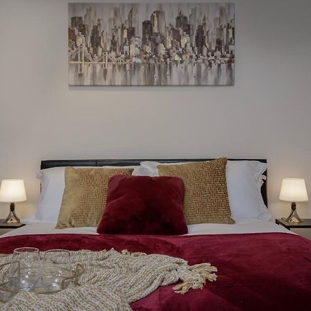 King Sized Luxury - Stylish Studio Flat แบล็คพูล ภายนอก รูปภาพ