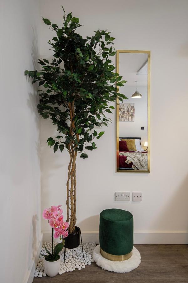 King Sized Luxury - Stylish Studio Flat แบล็คพูล ภายนอก รูปภาพ